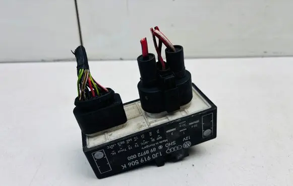 Volkswagen Golf IV Coolant fan relay 1J0919506K
