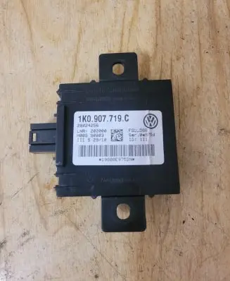Audi A3 S3 A3 Sportback 8P Alarm control unit/module 1K0907719C