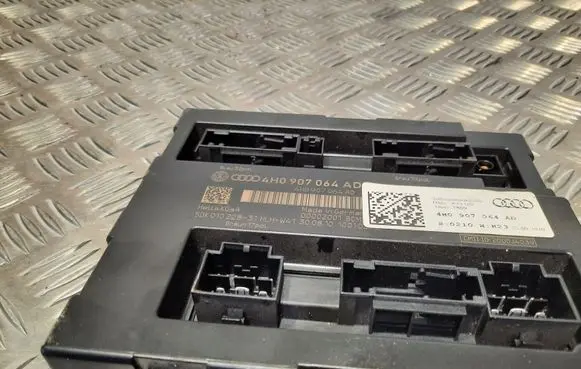 Audi A8 S8 D4 4H Comfort/convenience module 4H0907064AD