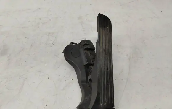 Volkswagen PASSAT B6 Accelerator throttle pedal 1K1723503L 6PV00860001