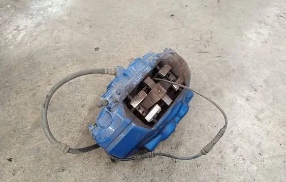 BMW 4 F32 F33 Front brake caliper 
