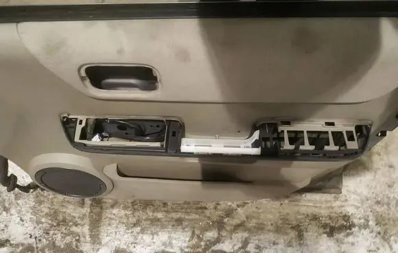 Nissan X-Trail T30 Front door card panel trim 