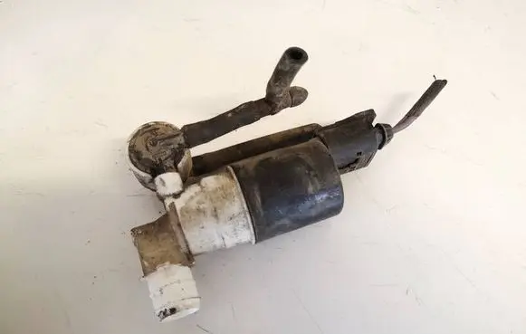 Volvo V60 Windscreen/windshield washer pump 22006903 31349264