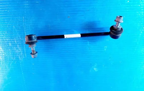 Tesla Model 3 Front anti-roll bar/stabilizer link 104439600D