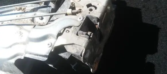 Renault Laguna I Rear door lock