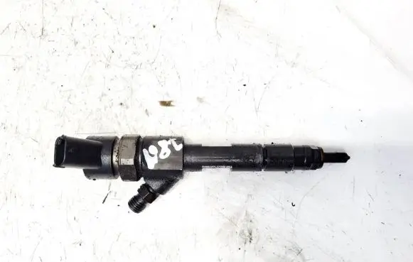 Nissan Primera Fuel injector 0445110110b 8208100272