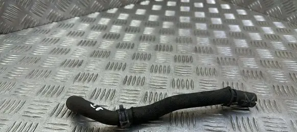 Volkswagen PASSAT B8 Engine coolant pipe/hose