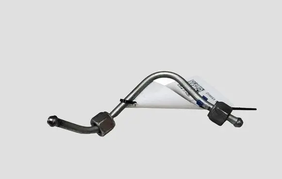 Mazda 6 Fuel injector supply line/pipe