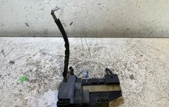 Suzuki Grand Vitara II Fuse module 7158885830 A141
