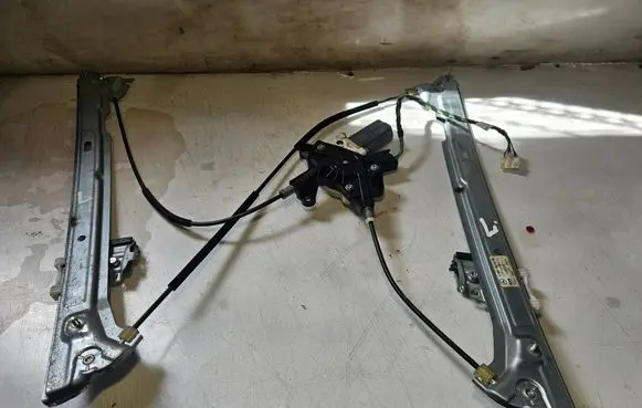 Mercedes-Benz Vito Viano W639 Front door window regulator with motor A6397200446 928795101