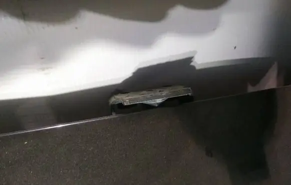 Ford Mondeo MK IV Tailgate/trunk/boot hinge