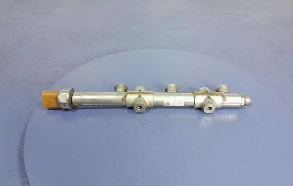 Skoda Rapid (NH) Fuel main line pipe 04C133320F
