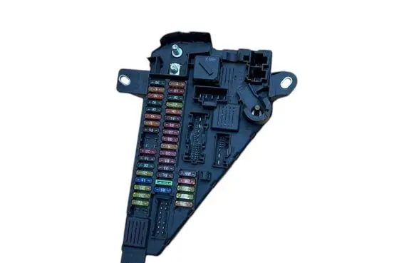 BMW 5 E60 E61 Fuse module 9138830 6000717743