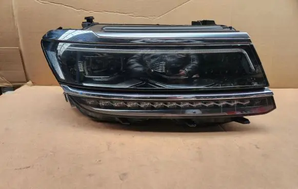 Volkswagen Tiguan Headlight/headlamp 5NB941082D