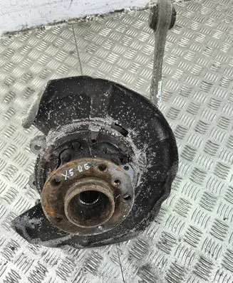 BMW X5 E70 Rear wheel hub 6770984 A3560