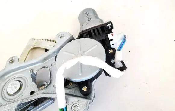 Subaru Legacy Rear door window regulator motor