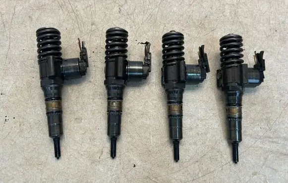 Audi A4 S4 B8 8K Fuel injectors set 0414720404
