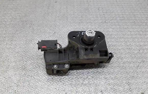Opel Corsa C Tailgate exterior lock 09183495