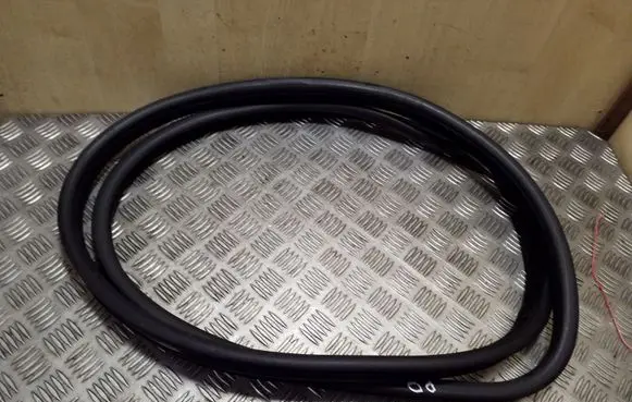 Jaguar XF X250 Front door rubber seal 8X23F20708