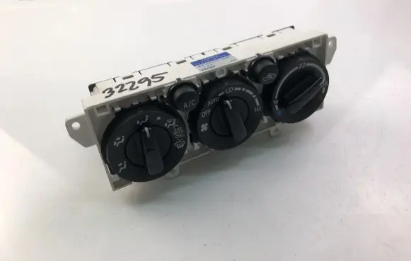 Toyota Avensis T250 Interior fan control switch 5590005091
