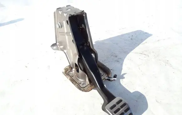 Volkswagen Scirocco Brake pedal bracket assembly 