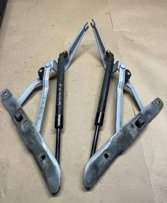 BMW 5 E39 Tailgate/trunk/boot hinge 8159398 8159397