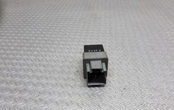 Mitsubishi Carisma Other relay MB953394