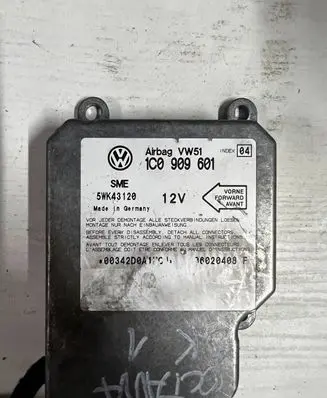 Volkswagen Golf IV Airbag control unit/module 1C0909601 5WK43120 16020408F