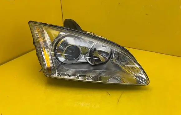 Ford Focus Headlight/headlamp 4M51-13W029-EC