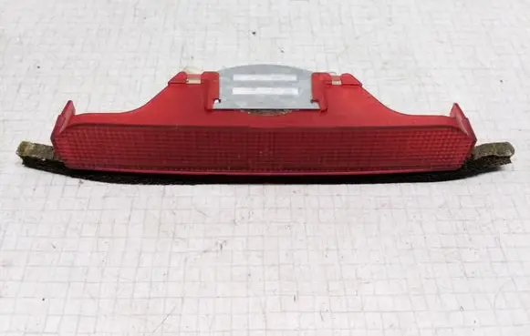 Nissan Almera Tino Third/center stoplight 029021