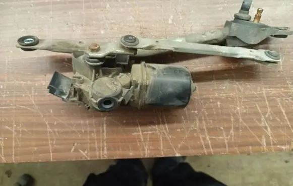 Citroen C1 Front wiper linkage and motor 