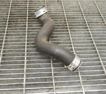 Mercedes-Benz C W204 Engine coolant pipe/hose A2045011682