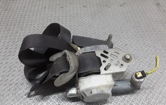 Subaru B9 Tribeca Front seatbelt