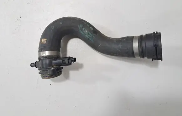Engine coolant pipe/hose