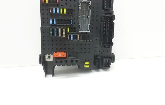 Volvo XC90 Fuse module 30728512