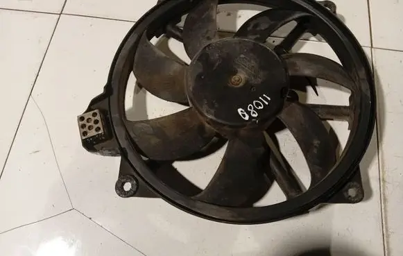 Renault Scenic III - Grand scenic III Radiator cooling fan shroud 