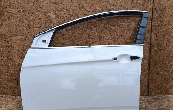 Hyundai i40 Front door