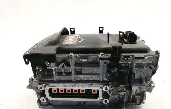 Voltage converter inverter
