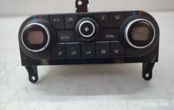 Nissan Qashqai+2 Climate control unit 27500BR45B