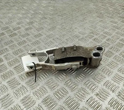 Volvo XC40 Engine mount bracket 31686298