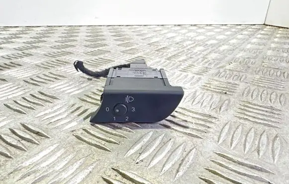 Audi A4 S4 B7 8E 8H Headlight level height control switch 8E1919094
