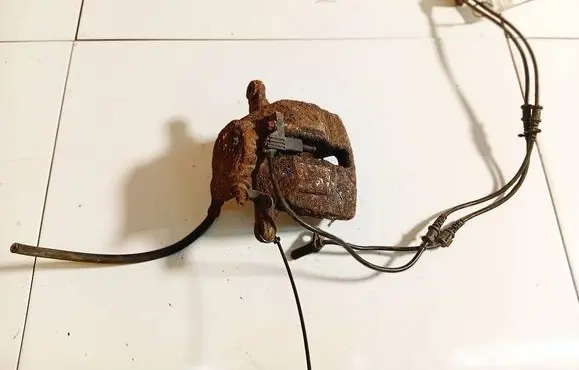 Mercedes-Benz C W203 Front brake caliper 