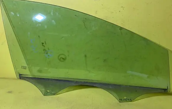 Ford Focus Sliding door window/glass 