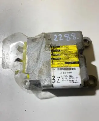 Toyota Avensis T270 Airbag control unit/module 8917005321 227631104