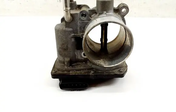 Toyota RAV 4 (XA40) Throttle valve 261000R020