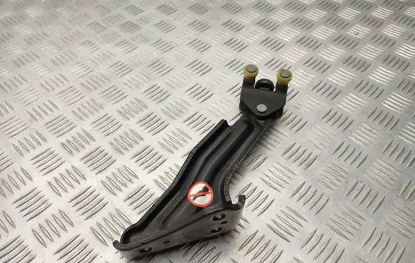 Opel Vivaro Sliding door lower roller guide/hinge 9847162480
