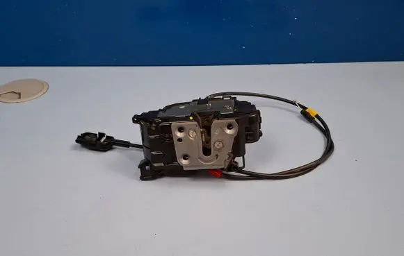 Renault Kangoo II Front door lock 8200497604D