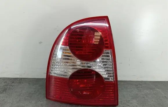 Volkswagen PASSAT B5.5 Rear/tail lights 3B5945095AE
