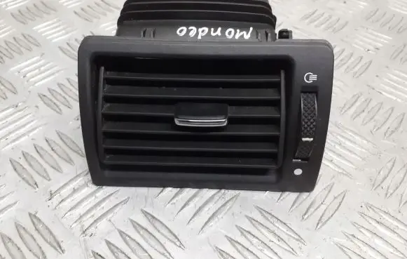 Ford Mondeo Mk III Dashboard air vent grill cover trim 