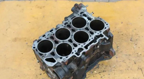 Porsche Cayenne (92A) Engine block 